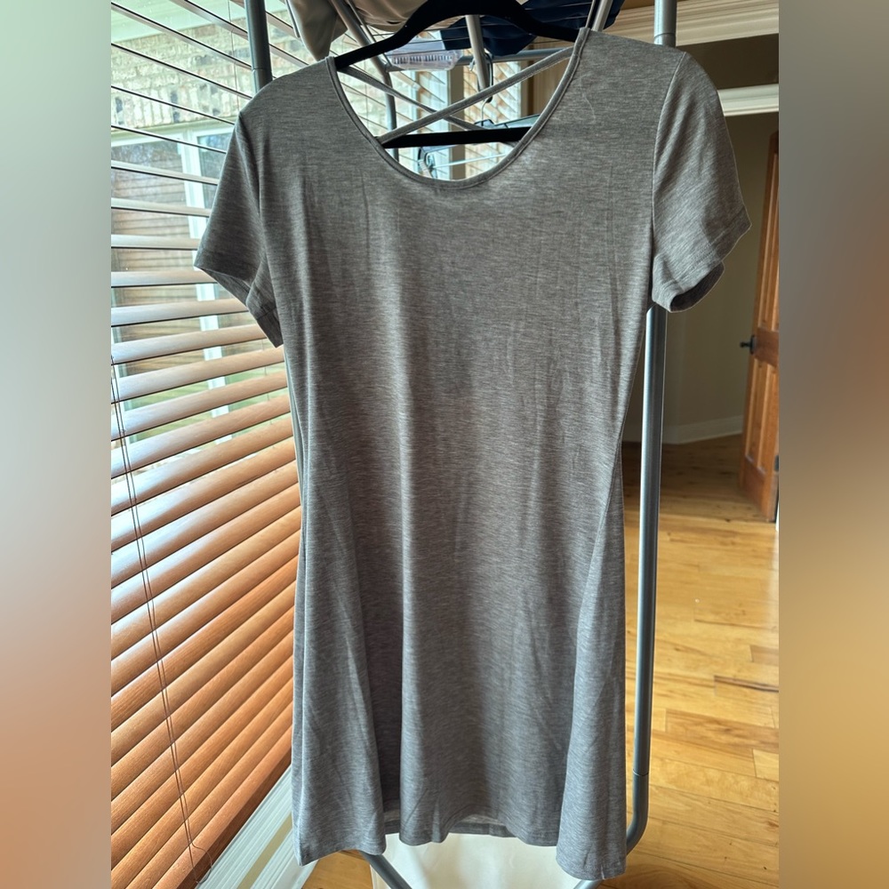 NWT Yidarton cross cross gray T-shirt midi dress